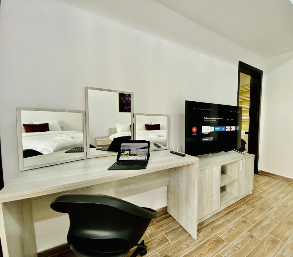 New City Studios With Balcony Букурещ Екстериор снимка
